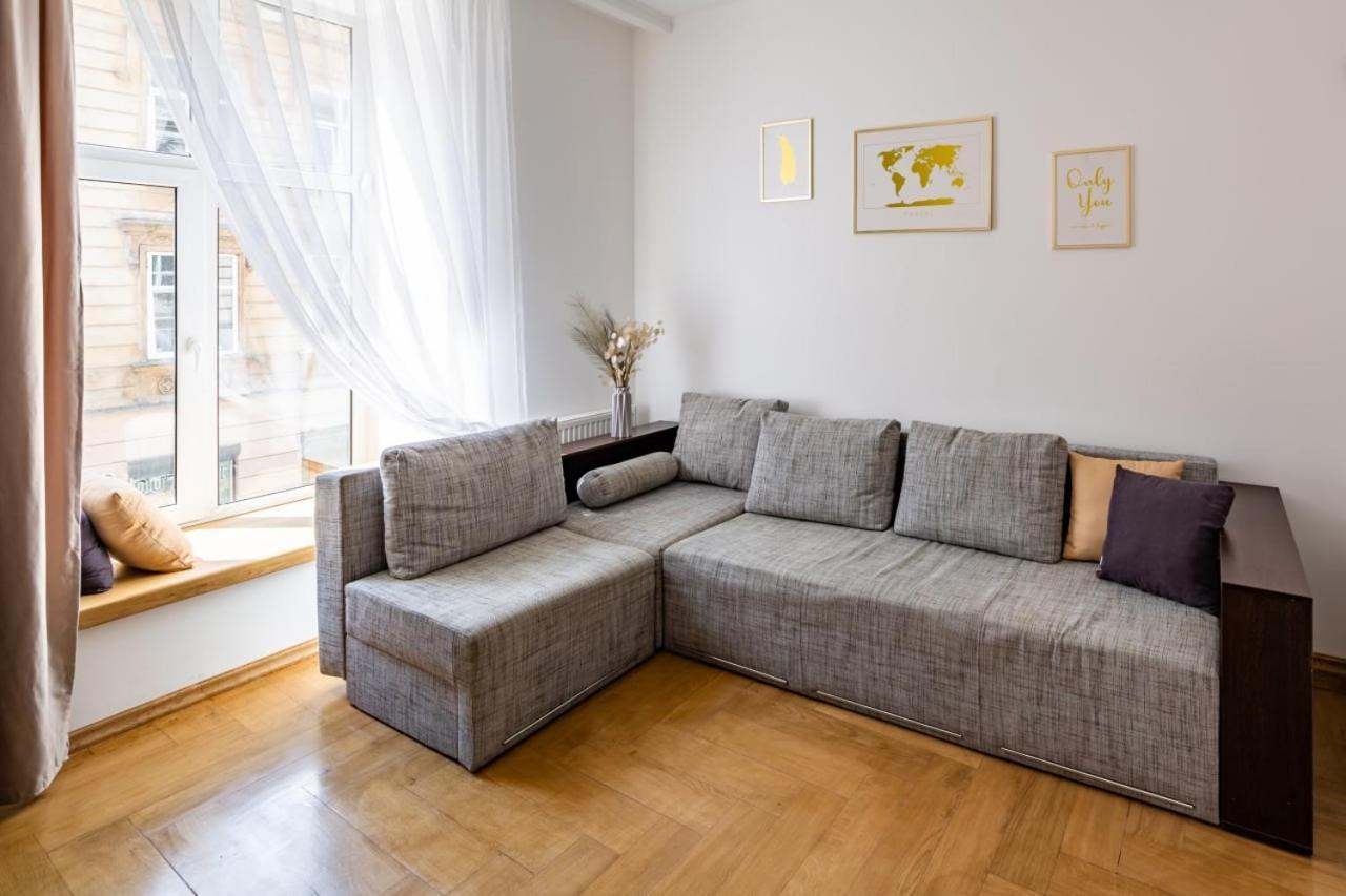 Three Bedroom Apartment On Rynok Square Lviv Extérieur photo